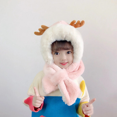 Laste talvine sall ja müts katavad kõrvakübarad Armas pardi kuju pakseneb ja hoiab külma ilma jaoks soojas Armas hirve kuju