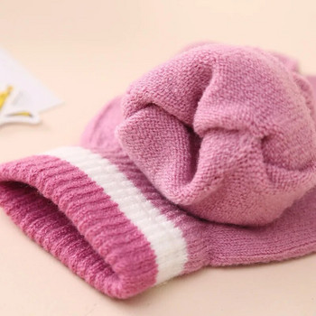 Европейски бебешки шапки Комплект ръкавици Зимни сладки анимационни шапки с помпони от едно царевица Есенни топли шапки за момичета Плетено боне за деца, плетени на една кука