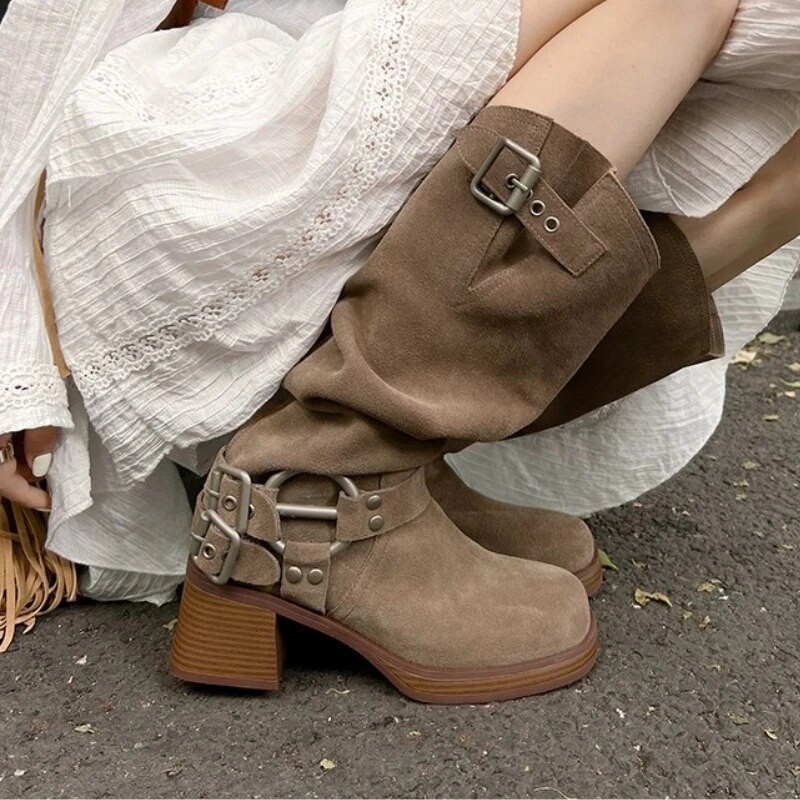 2023 m. žiemos nauji zomšiniai moteriški batai iki kelių kvadratiniai aukštakulniai batai kokybiški rudeniniai moteriški apvalūs batai