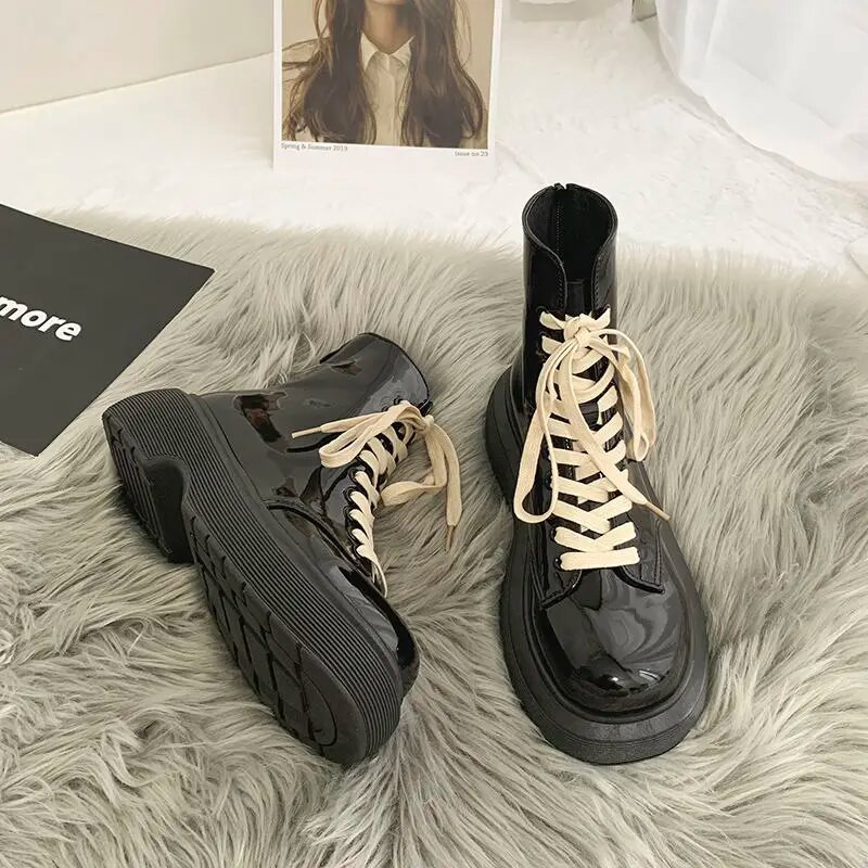 2023 Νέες χειμερινές μπότες μοτοσικλέτας Γυναικείες μπότες βρετανικού στιλ γοτθικό πανκ γοτθικό μποτάκι με χαμηλό τακούνι Γυναικεία παπούτσια Martin Μπότες