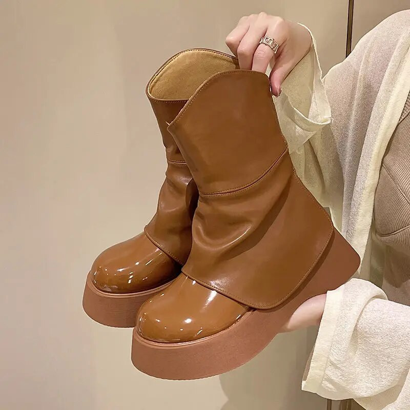 2023 Νέες γυναικείες λευκές μπότες αστραγάλου PU Δερμάτινες μπότες στοίβαξης Combat Γυναικεία φθινοπωρινά παπούτσια χειμερινής πλατφόρμας Γυναικείες μπότες Martin