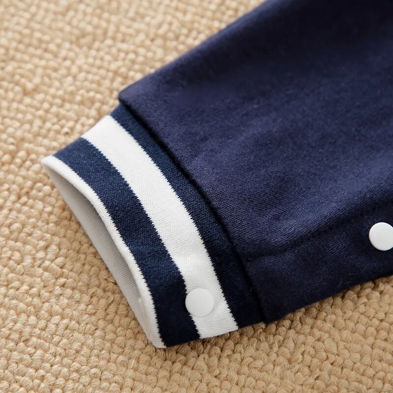 Άνοιξη και φθινόπωρο για αγόρια και κορίτσια σε στυλ μπέιζμπολ Όμορφο βαμβακερό άνετο μακρυμάνικο βρεφικό κορμάκι