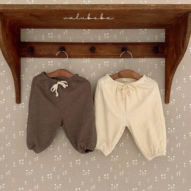 2023. aasta sügis, uued beebipüksid, vabad püksid lastele vabaaja püksid, soliidsed imikute, tüdrukute spordipüksid, väikelapsed, poisid, puuvillased haaremipüksid