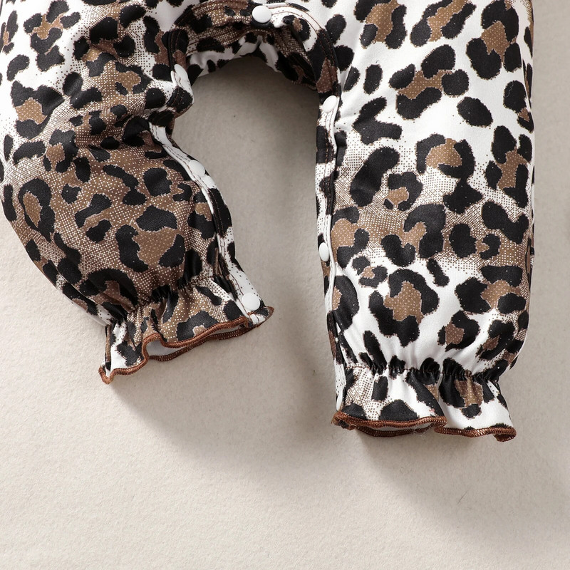 0-2-aastane vastsündinud beebitüdruk kevad- ja sügisosa pruun välkunupp pikkade varrukatega leopardimustrilised püksid armsad onesie