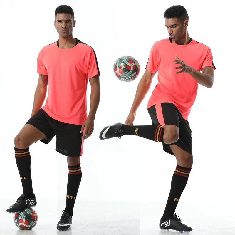 Ofertă caldă Nou stil de vară în aer liber Fotbal Sport Culori solide Bărbați de înaltă calitate Cămașă cu mânecă scurtă Pantaloni scurți Trening