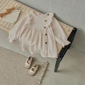 BeQeuewll Baby Girl Есен Нов стил Сладка рокля с дълъг ръкав Дантелена рокля с кръгло деколте и копчета Плътна рокля с A-силует за всеки ден