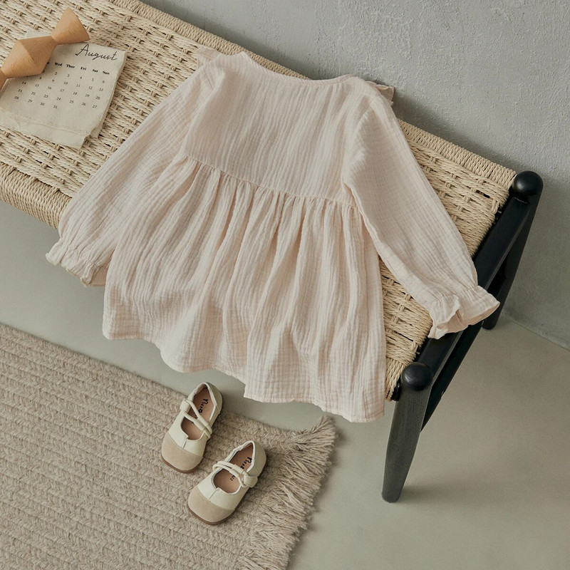 BeQeuewll Baby Girl Есен Нов стил Сладка рокля с дълъг ръкав Дантелена рокля с кръгло деколте и копчета Плътна рокля с A-силует за всеки ден