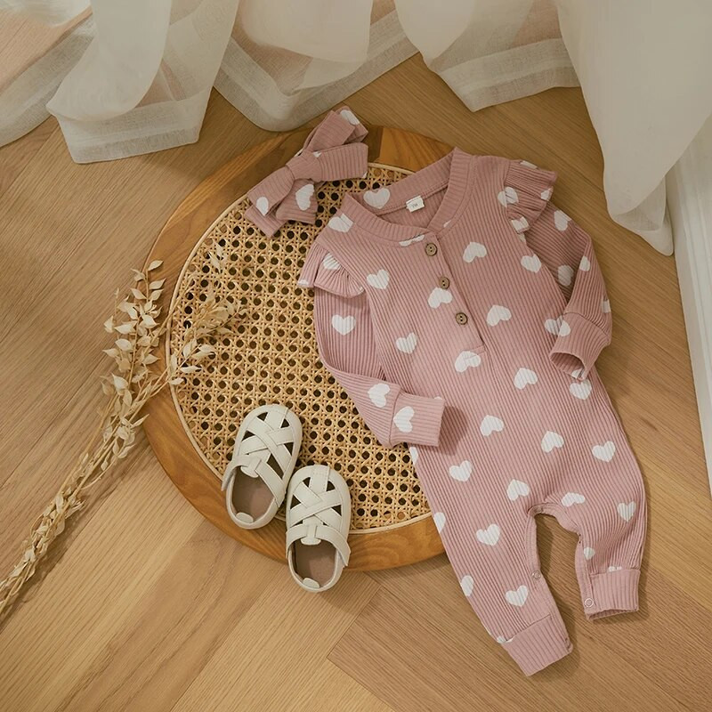 Гащеризон с дълги ръкави за бебета и момичета Детски дрехи Сладък гащеризон с ребра с принт на сърца + украшение за глава Детски костюм за игра за Свети Валентин