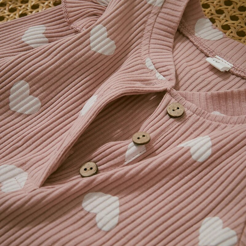 Гащеризон с дълги ръкави за бебета и момичета Детски дрехи Сладък гащеризон с ребра с принт на сърца + украшение за глава Детски костюм за игра за Свети Валентин