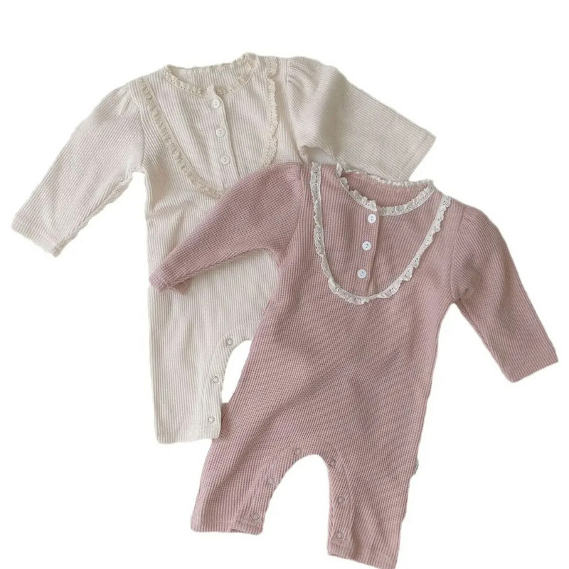 7576 Бебешки дрехи 2023 Есен Нова дантелена яка Едно парче дрехи за момичета Копчета Вафлени ежедневни дрехи за катерене.