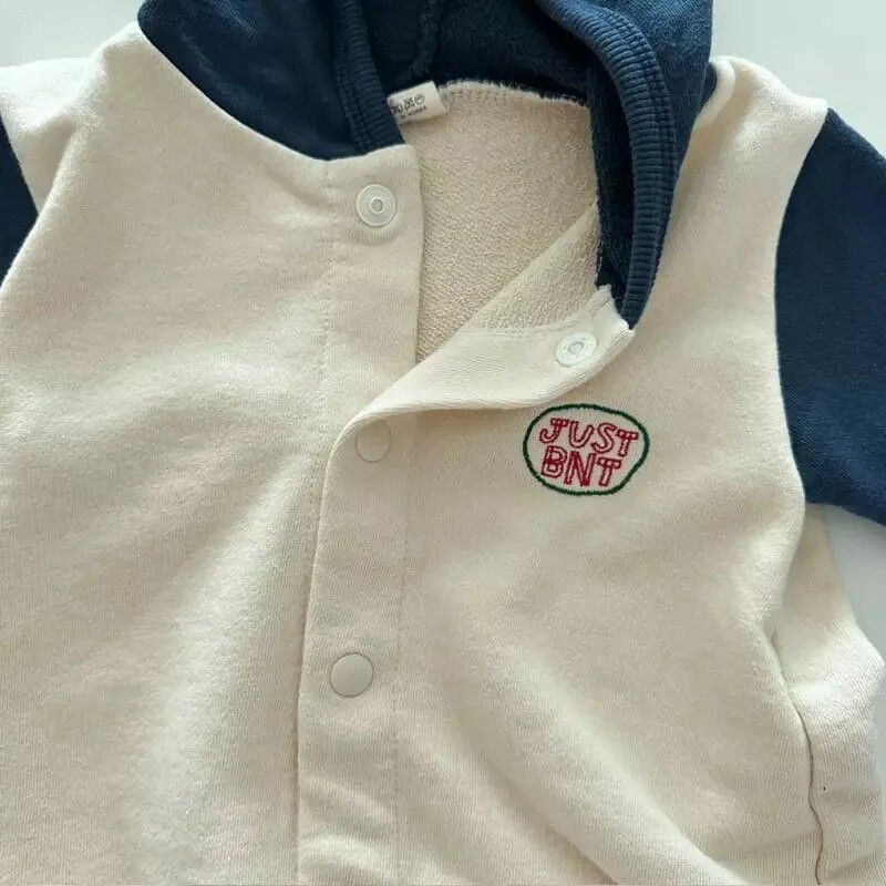 7538 Odjeća za novorođenčad Dječji kombinezon Jesen 2023. Novo Ins jednodijelna odjeća s vezom u boji koja odgovara dječacima