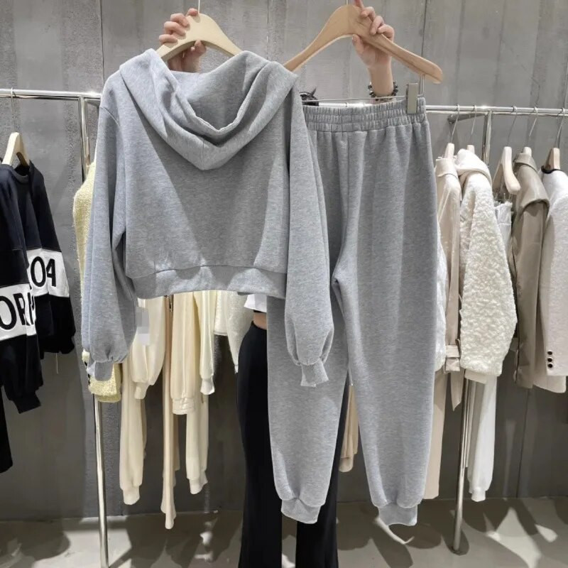 Дамски есенни ежедневни спортни комплекти от три части Модно палто с дълъг ръкав и качулка с камизола Еластична талия Jogger Панталони Костюм за бягане