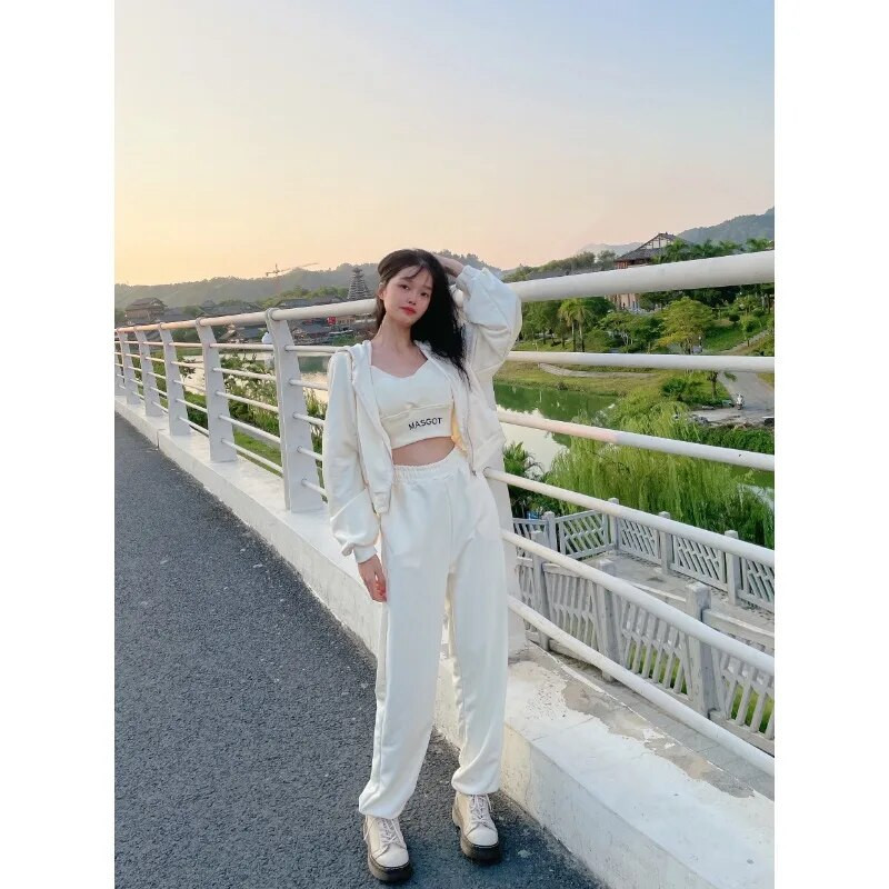 Дамски есенни ежедневни спортни комплекти от три части Модно палто с дълъг ръкав и качулка с камизола Еластична талия Jogger Панталони Костюм за бягане