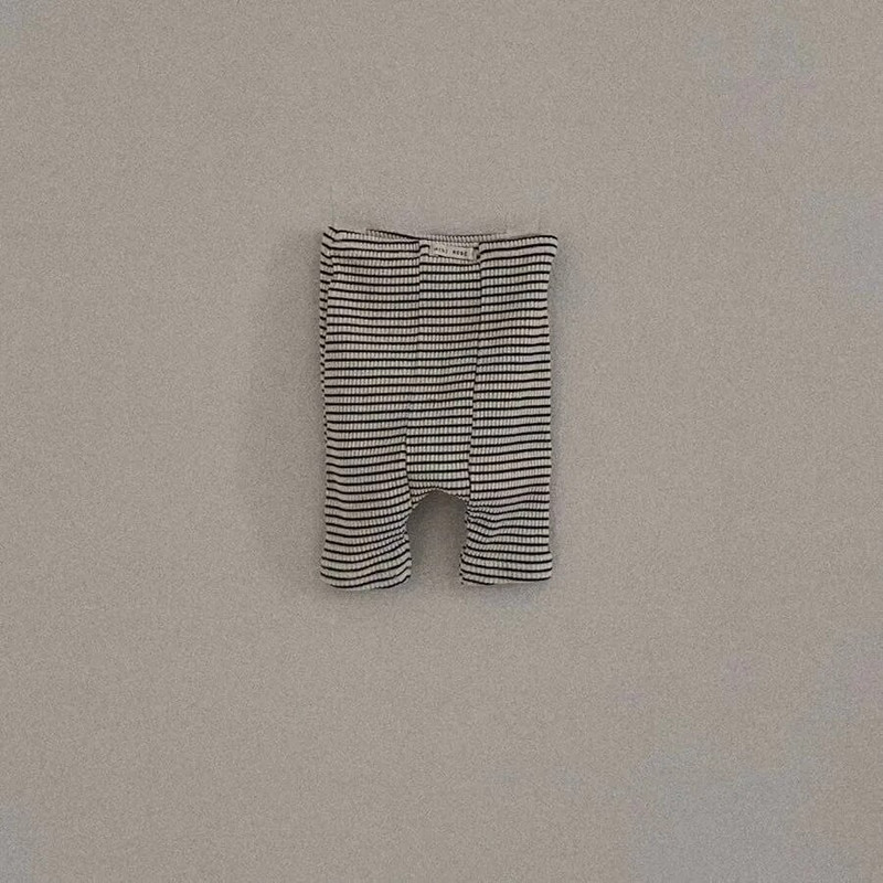 2556A Бебешки дрехи Новородени панталони 2022 Летни бебешки светли райета Големи полипропиленови панталони Момчета и момичета Обикновени шорти с дъно