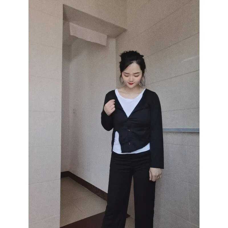 Пролетен нов моден спортен комплект Дамски ежедневен стегнат топ с жилетка Разноцветни широки панталони Дамски костюм за свободното време за танци