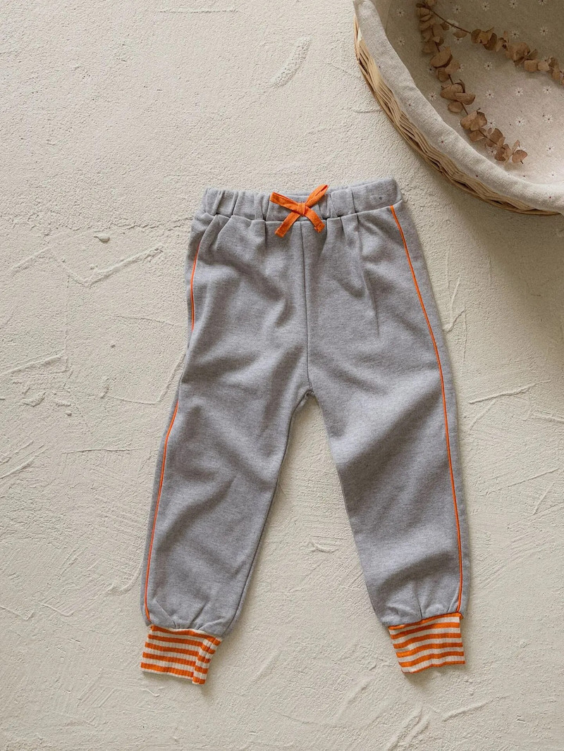 Есенно момиче Спортни панталони с бебешки лък Детски памучни модни панталони тип молив Детски универсални ежедневни панталони на райета Облекло за бебета