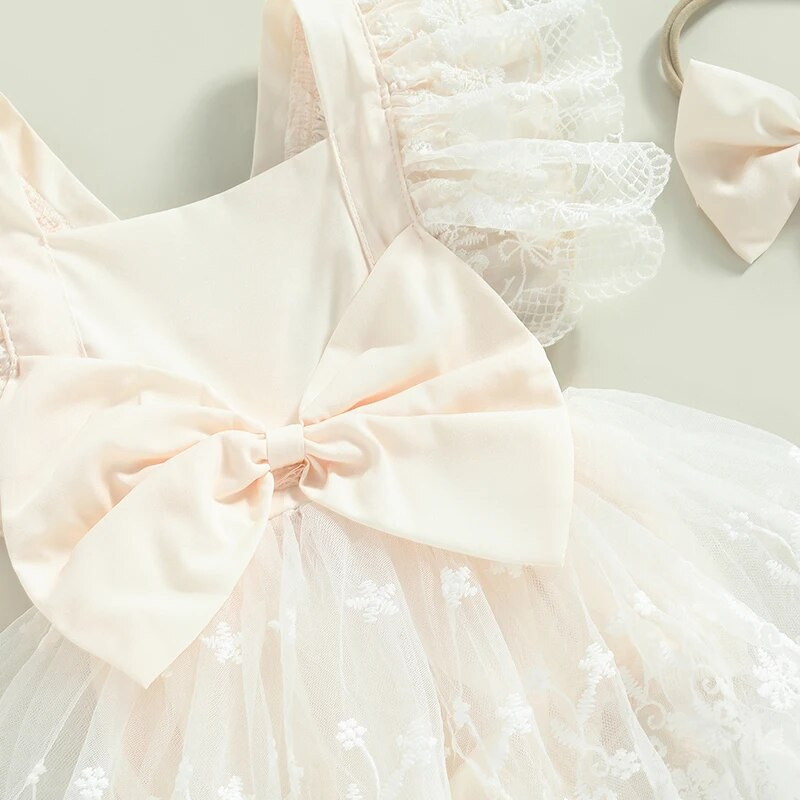 Újszülött csecsemő lányoknak, hercegnős pólós ruha csipke virágos légy ujjú, csípős, háromszög aljú kombiné fejpánttal
