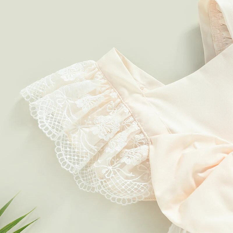 Újszülött csecsemő lányoknak, hercegnős pólós ruha csipke virágos légy ujjú, csípős, háromszög aljú kombiné fejpánttal