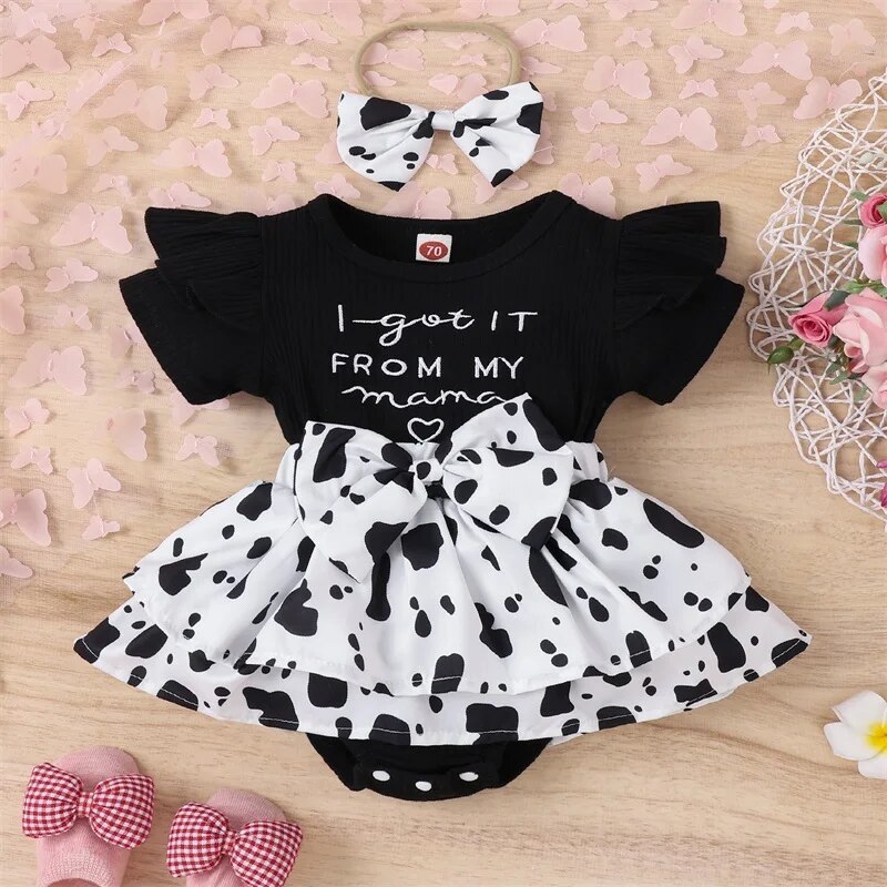 Csecsemő újszülött kislány nyári nadrágtartó rövid ujjú, kerek nyakú masnival elöl Patchwork szoknya Body