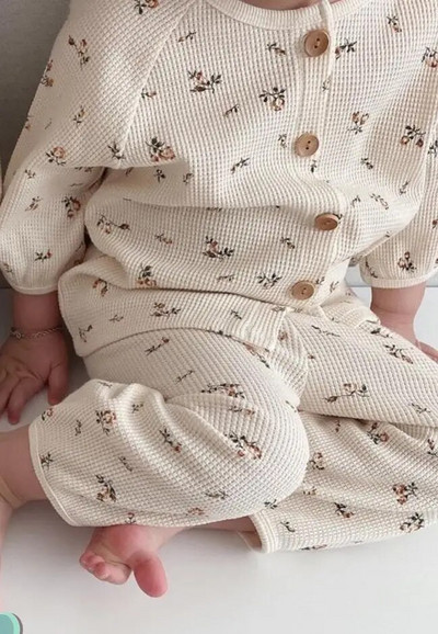 Aranyos kisgyermek babaruha szettek 2db Divatos lányok fiúk hosszú ujjú gofrigombos felsők+leggings nadrágok baba szett ruhák 0-24 M