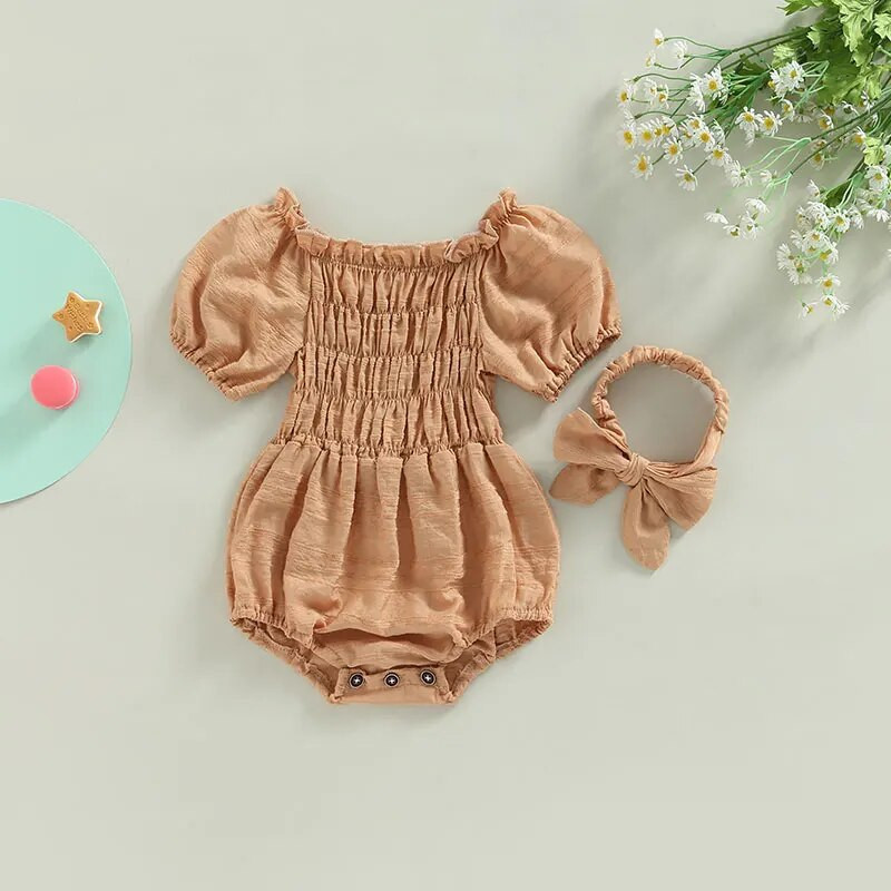 Nyári baba lány nadrágos kombóruhák rövid ujjú, fodros szegélyű, redős nadrág fejpánt készlettel