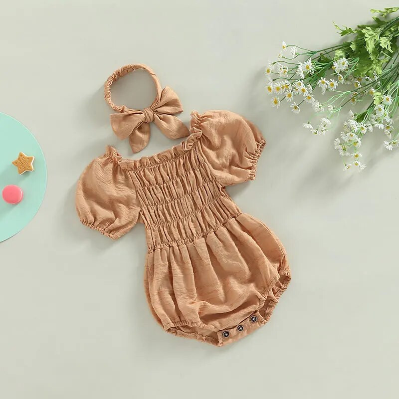 Nyári baba lány nadrágos kombóruhák rövid ujjú, fodros szegélyű, redős nadrág fejpánt készlettel