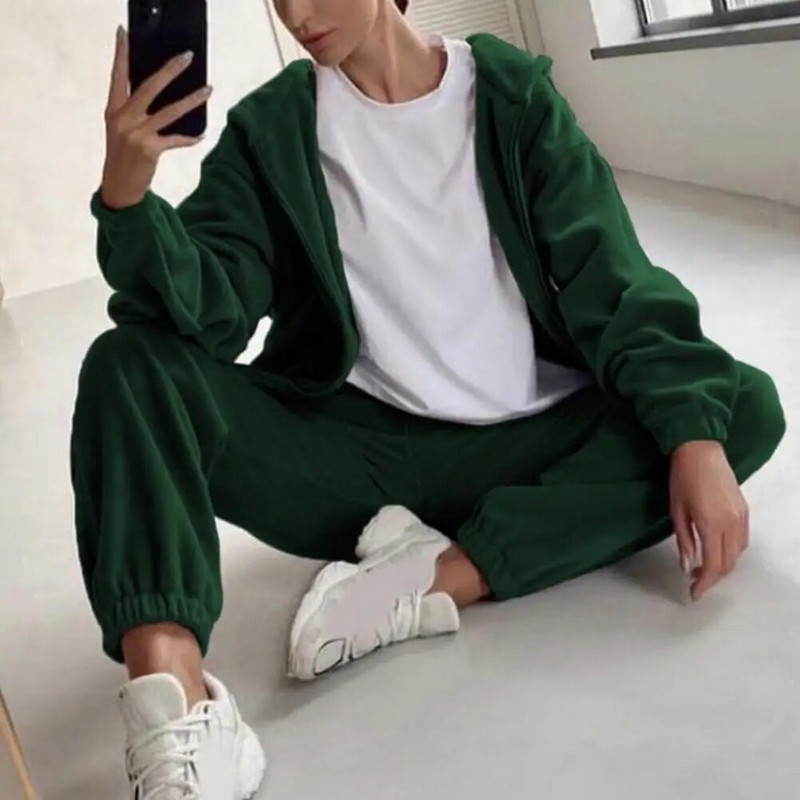 Divatos sportruházat, hidegálló női tréningruha, elasztikus derékú kapucnis, bő szabású női tréningruha, sportruházat