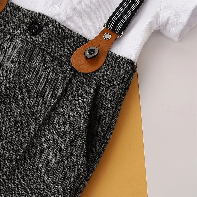 0-24 hónapos Baby Boys úriember szett 3 db-os, rövid ujjú, lehajtható gallérral, masnival, masnival + mellény + sapka nyári ruházattal