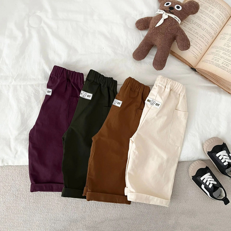 2023 tavaszi őszi kisfiú nadrág pamut zseb bő csecsemő fiú egyenes szárú nadrág Kényelmes sokoldalú kisgyermek nadrág