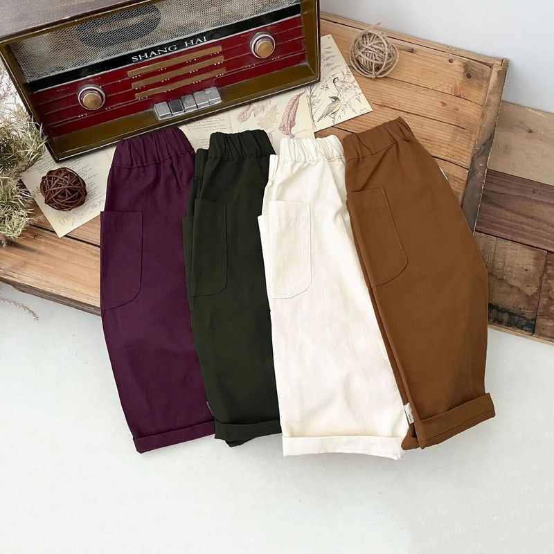 2023 tavaszi őszi kisfiú nadrág pamut zseb bő csecsemő fiú egyenes szárú nadrág Kényelmes sokoldalú kisgyermek nadrág