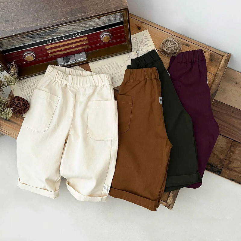 2023 tavaszi őszi kisfiú nadrág pamut zseb bő csecsemő fiú egyenes szárú nadrág Kényelmes sokoldalú kisgyermek nadrág