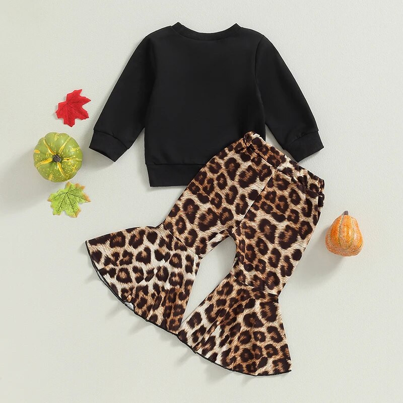 Kisgyermek lányoknak 2 DB nadrág szettek, hosszú ujjú, betűvel nyomtatott pulóverek leopárdmintás kiszélesedő nadrágszettek