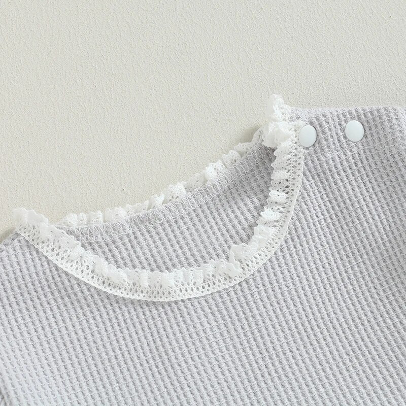 Csecsemő kislány, hosszú ujjú nyakú, csipke patchwork testruha hétköznapi használatra