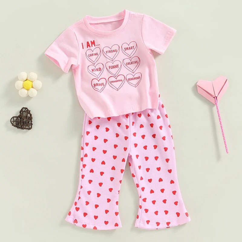 Lánygyerek nadrág szett, rövid ujjú, legény nyakú, betűkkel nyomott póló szívmintás, lobogó nadrággal