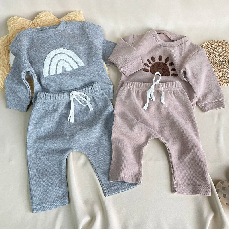 2023. Őszi Gyerekek Baba Lányok Fiúk Teljes ujjú szivárvány felső pulóver + nadrágok Tipegő Csecsemők Gyerekek Divatos ruhakészlet 2db 0-5Y