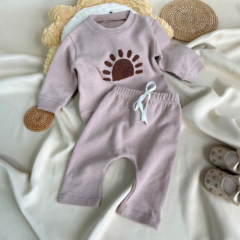 2023. Őszi Gyerekek Baba Lányok Fiúk Teljes ujjú szivárvány felső pulóver + nadrágok Tipegő Csecsemők Gyerekek Divatos ruhakészlet 2db 0-5Y