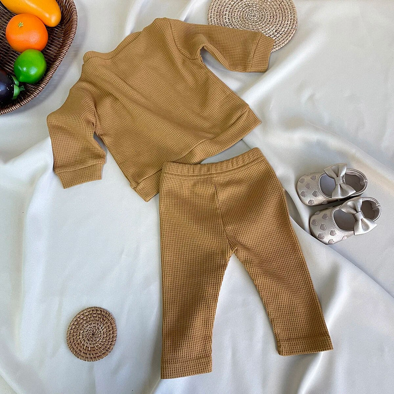 2023. őszi újdonság gyerekeknek, kisfiúknak, gofri, teljes ujjú, betűs felső pulóver + nadrág tipegő gyerekruha szett 2 db 0-5Y