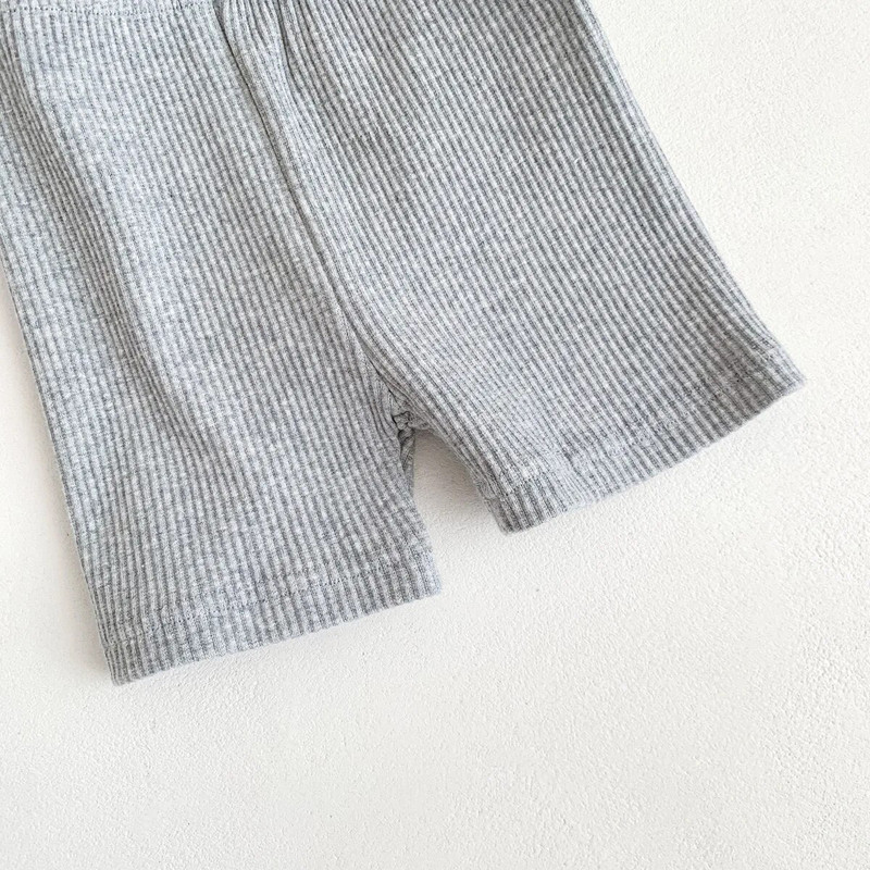 2023 nyári babanadrágok nadrágok bordázott elasztikus csíkos nadrágok gyerekeknek alkalmi csecsemőruházat gyerekeknek tipegő fiúknak lányruhák