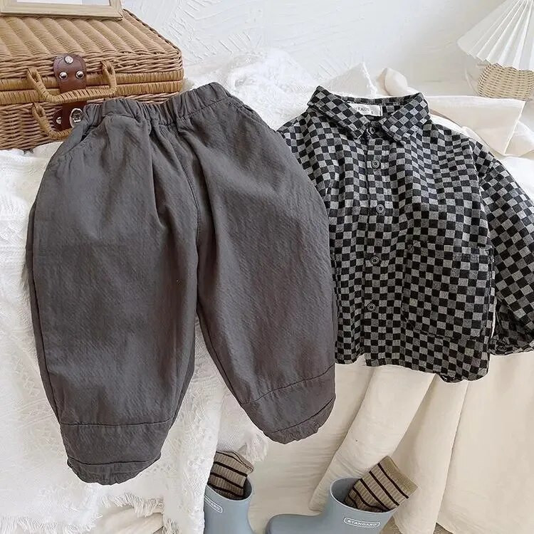 2023 ősz, új gyerekek bő nadrágok masszív fiúk bő nadrágok divat lányok zsebnadrágok baba hárem nadrág pamut babaruhák