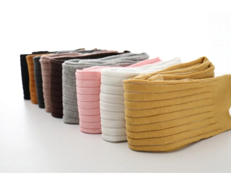 2023-as nagy népszerűségnek örvendő baba lányoknak nyújtható leggings nadrágok tavaszi és őszi tipegő gyerek kötő nadrág rózsaszín színű csecsemő harisnyanadrág