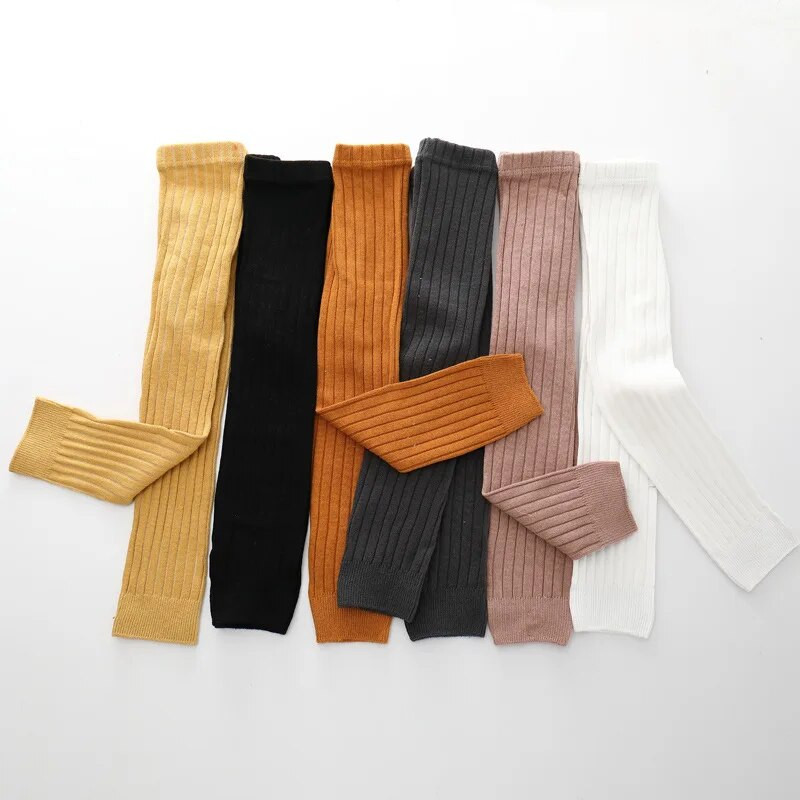 2023-as nagy népszerűségnek örvendő baba lányoknak nyújtható leggings nadrágok tavaszi és őszi tipegő gyerek kötő nadrág rózsaszín színű csecsemő harisnyanadrág