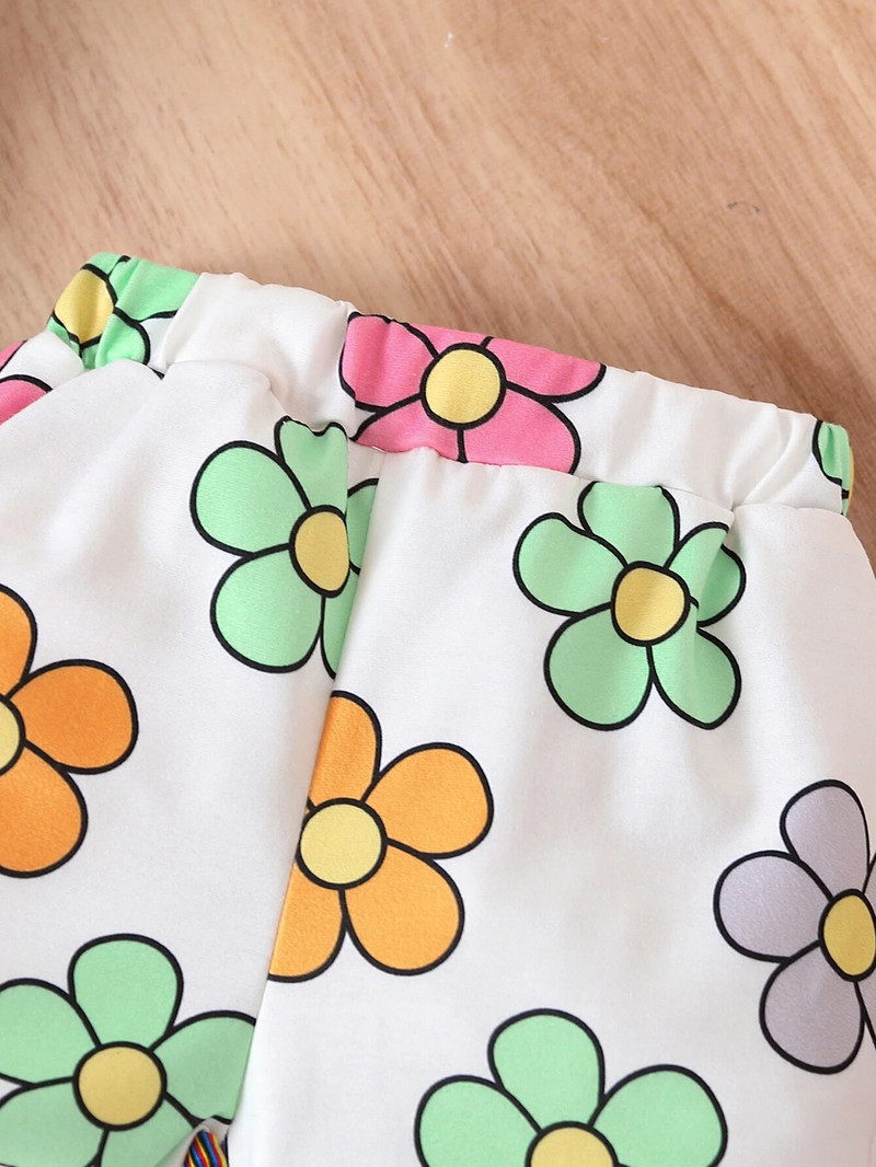 Īpaši piemīlīgs ziedu raksts ar 2 daļīgām piedurknēm mazuļiem + modes bikses ar zvaniņu, ērts rudens un ziemas izbraukuma apģērbs