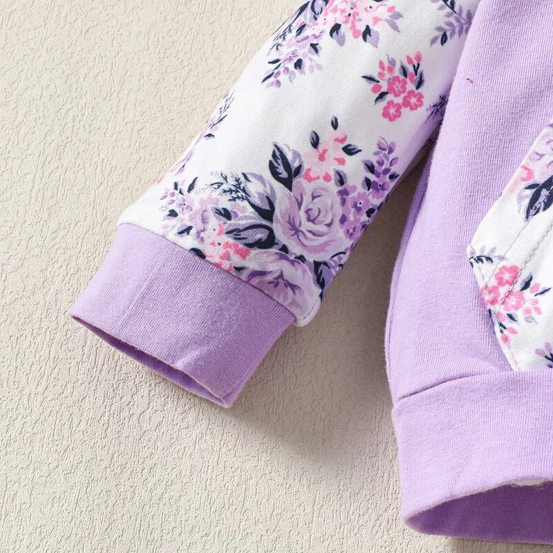 Tipegő baba lány tavaszi ruha szett őszi betűkkel nyomtatott hosszú ujjú kapucnis felső + virágmintás nadrág Újszülött ruházat