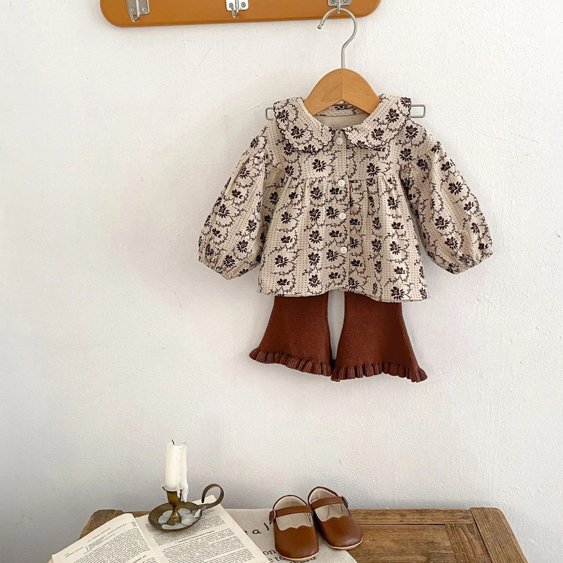 Άνετο γοητευτικό: Floral print γιακά Peter Pan Μακρυμάνικο πουκάμισο + παντελόνι με καμπάνα σετ για παιδικά κοριτσάκια το φθινόπωρο 2023