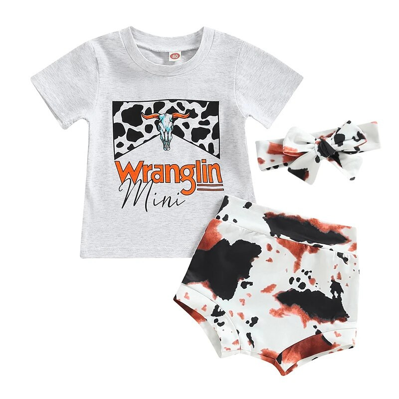 Western Baby Girl Drēbes Boho Cow Print ar īsām piedurknēm T kreklu tops + Bloomer šortu komplekts Zīdaiņu vasaras tērpi 3 gab.