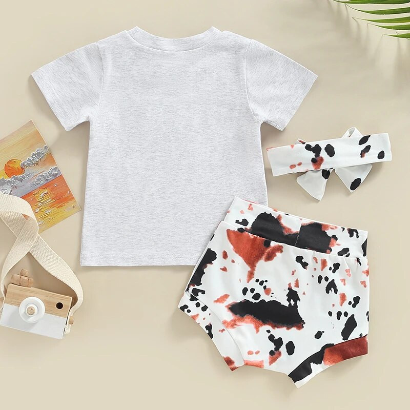Western Baby Girl Drēbes Boho Cow Print ar īsām piedurknēm T kreklu tops + Bloomer šortu komplekts Zīdaiņu vasaras tērpi 3 gab.