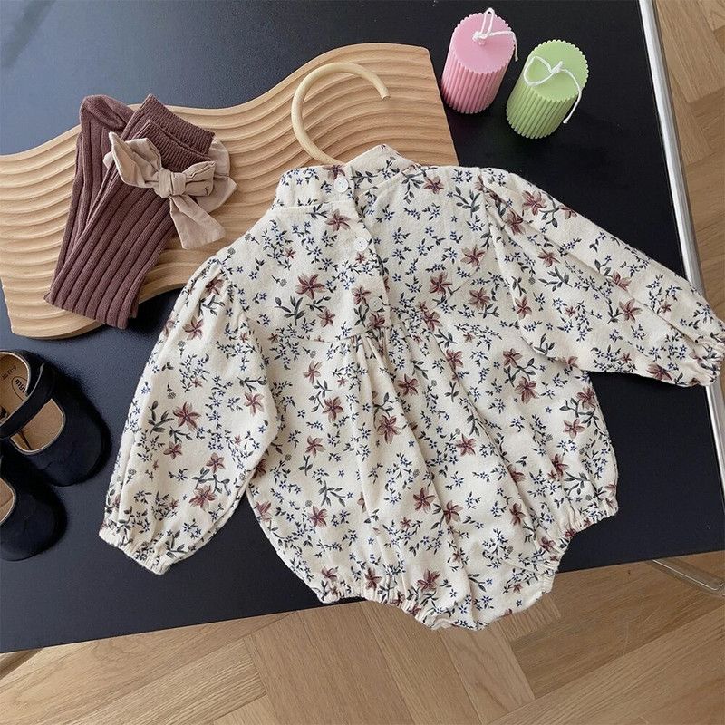 Bear Leader Baby Triangle Creeper Jesen 2023. Novi bodi za djevojčice sa slatkim cvjetnim printom i gumbima Bodi dugih rukava za 0-2 godine.