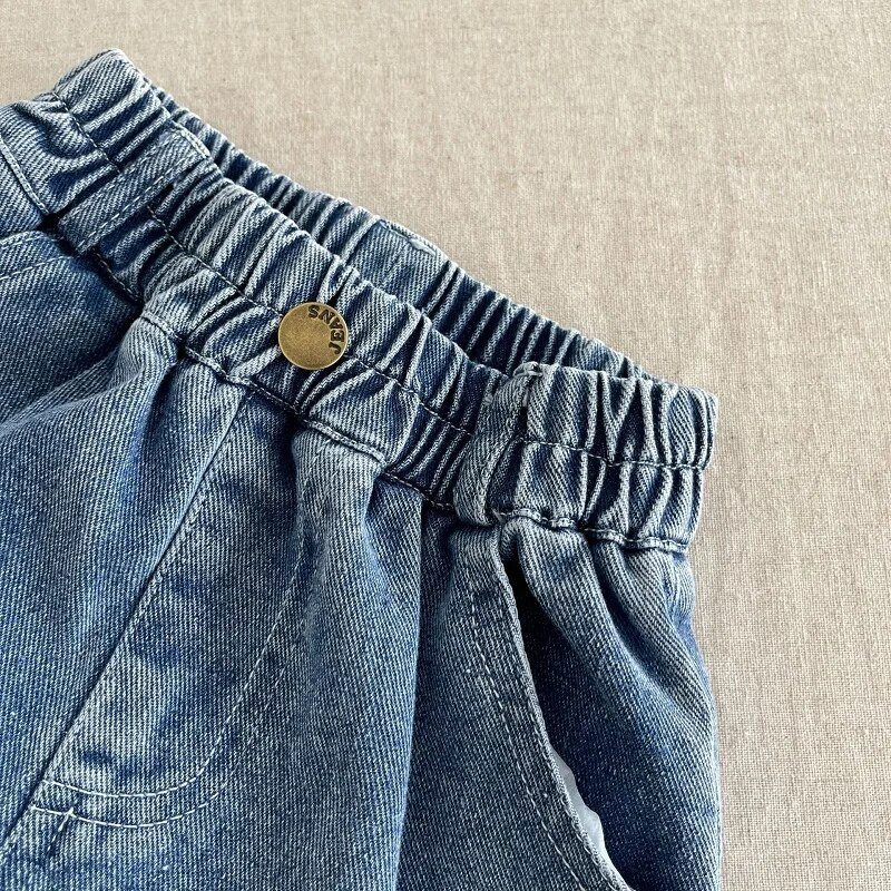 2023-as divatos gyermek farmernadrágok 1-7 éves korig tipegő gyerekeknek, rugalmas derékrész, laza, szakadt farmer nadrágnadrág ruhák őszi ruhák