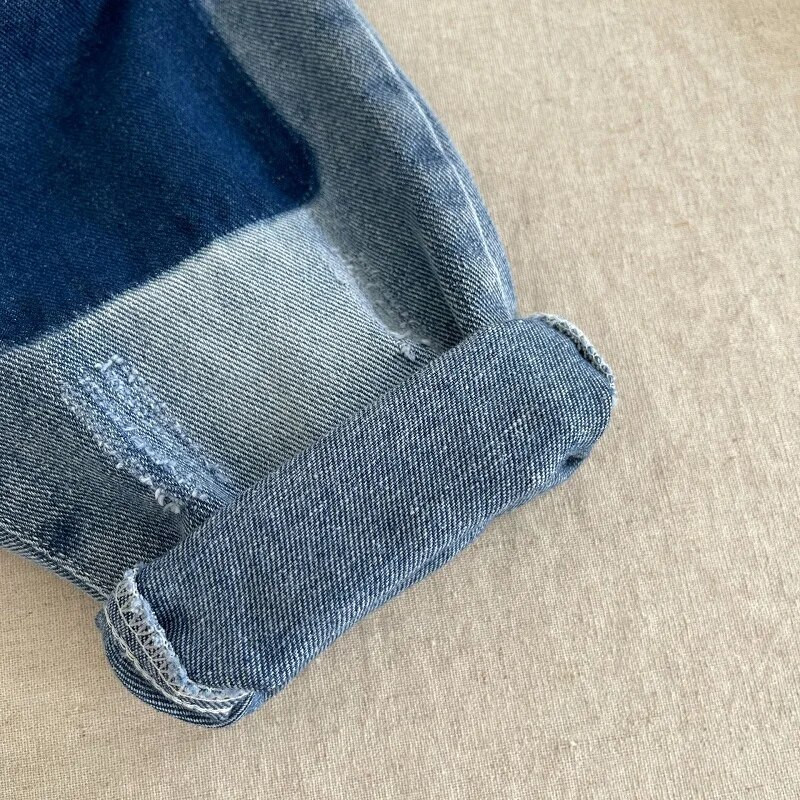 2023-as divatos gyermek farmernadrágok 1-7 éves korig tipegő gyerekeknek, rugalmas derékrész, laza, szakadt farmer nadrágnadrág ruhák őszi ruhák