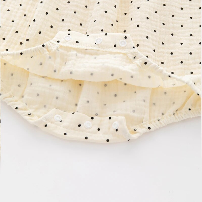Ruffles Princess Baby Girls Clohtes 2023 Jauns pavasara vasaras punktveida bodiji ar garām piedurknēm zīdaiņu kombinezons ar cepurēm
